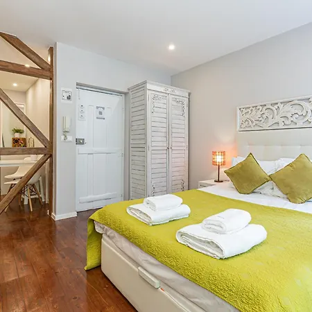 Core Bairro Alto Апартаменты Лиссабон